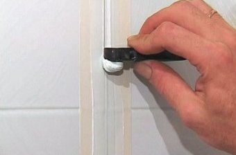 Нанесение эпоксидной затирки лак для керамической плитки